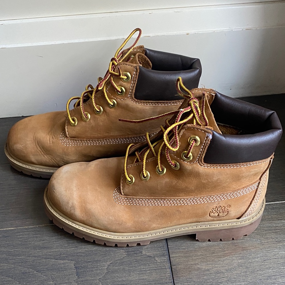 Timberland Waterproof 6" Boots youth 2.5Y